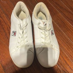 Fila super clean white sneakers